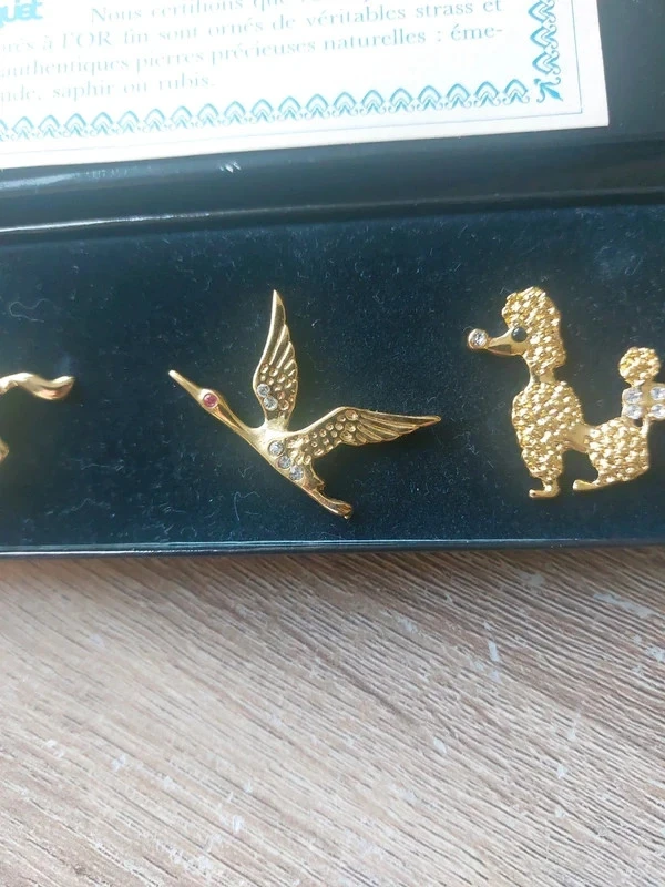 Coffret de 3 pin's Swarovski doré à l'or numéro n°9/92. – photo 4